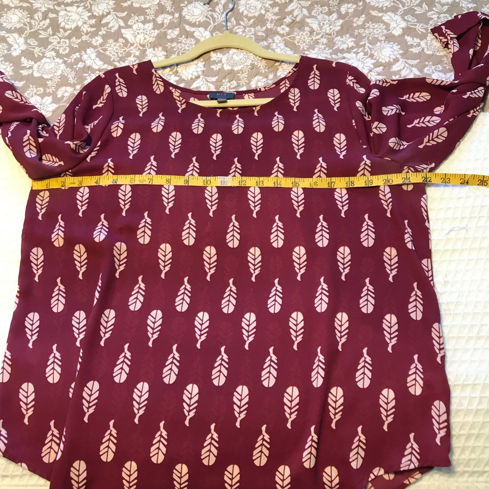 Mi Maroon Feather Pattern Blouse - image 4